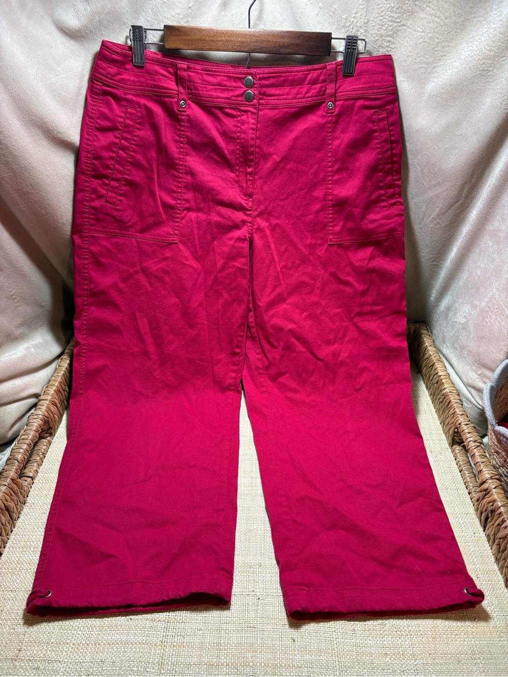 Chico’s Raspberry Pink Cropped Utility Capri Pants Size 2 12/14 Stretch